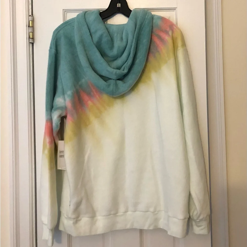 Limited Edition Kristin Cavallari x Feat Blanket Hoodie in Tie Dye RetroStripe - Picture 14 of 17